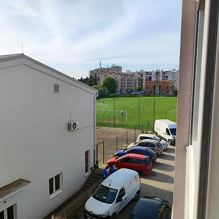 Mira With Parking 扎达尔